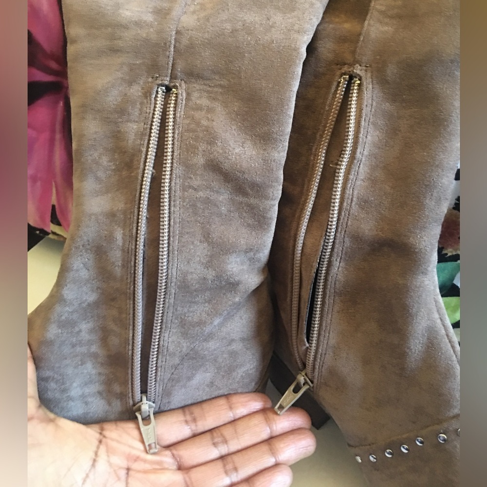 Sexy taupe over the knee boots - Picture 4 of 13